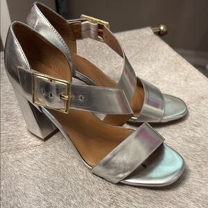 Aerosoles Size 8 Silver Block Heel Sandals with Adjustable Straps